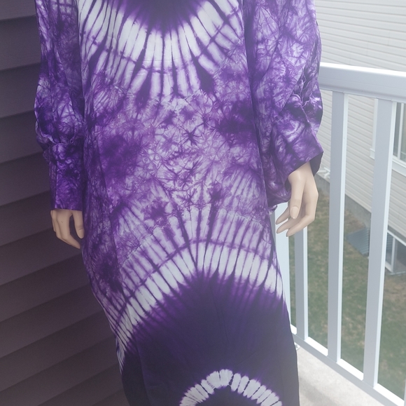 Africa Silk Adire Caftan - Picture 15 of 16
